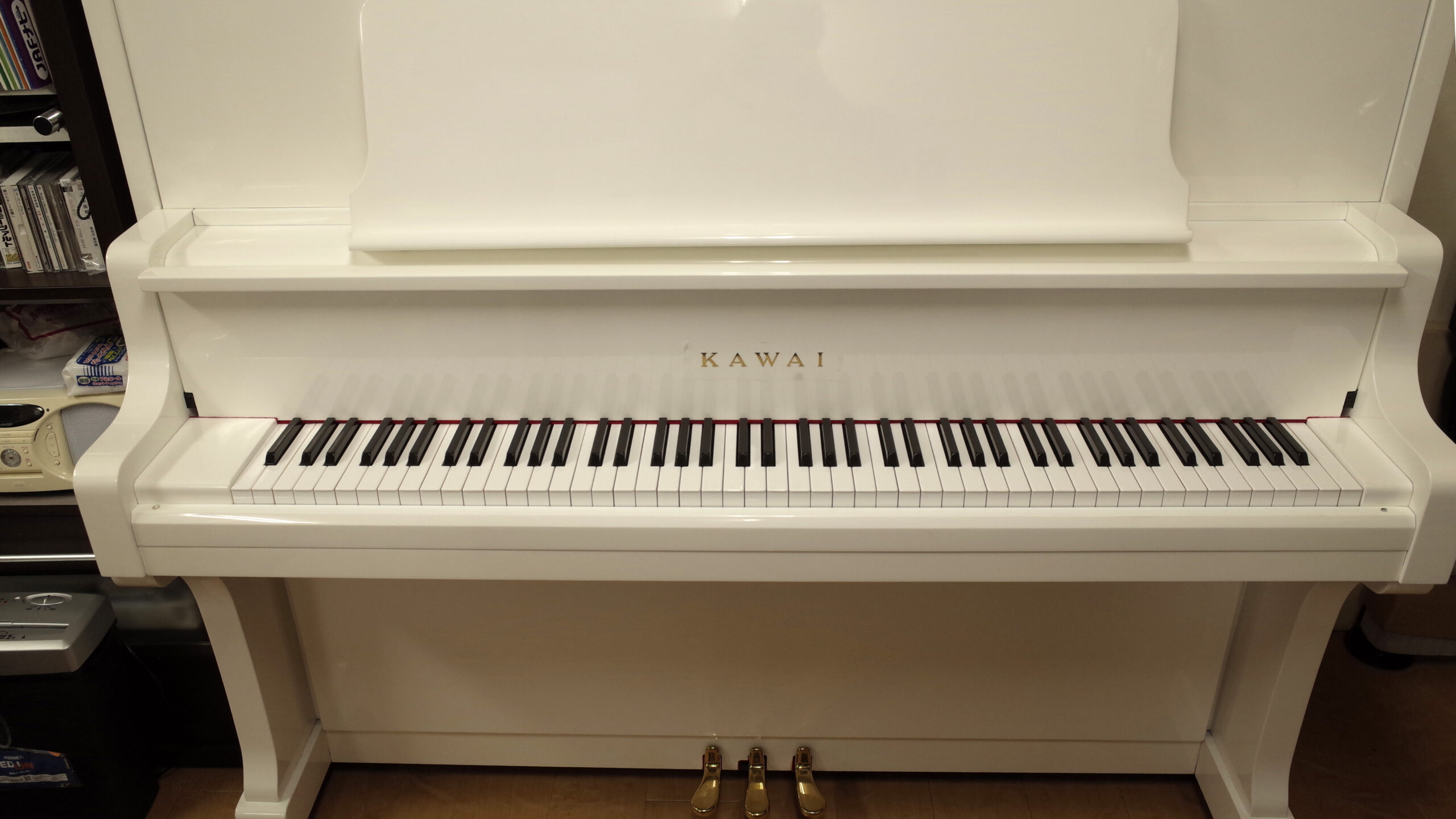 2022年最新版☆高級感溢れる Hobart M cableアップライトピアノ白 